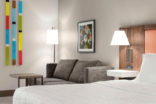 Hampton Inn Quakertown - image 6