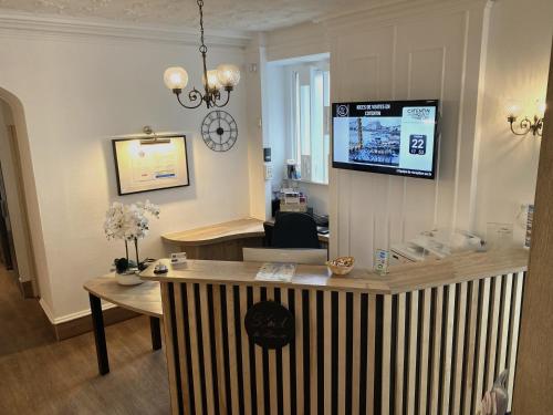 ล็อบบี้, Hotel du Louvre in แชบูร์ก-ออคเตอวีล