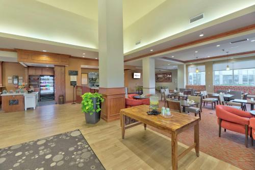 Hilton Garden Inn Laramie - image 10