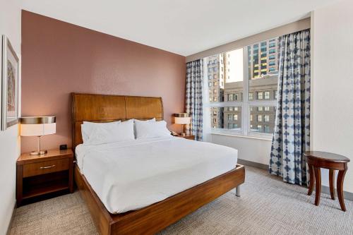 Hilton Garden Inn New Orleans French Quarter/CBD - image 2