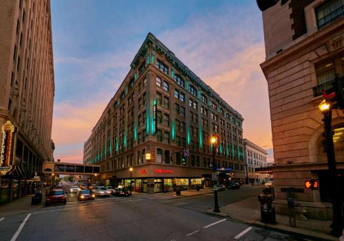 Embassy Suites Louisville Downtown