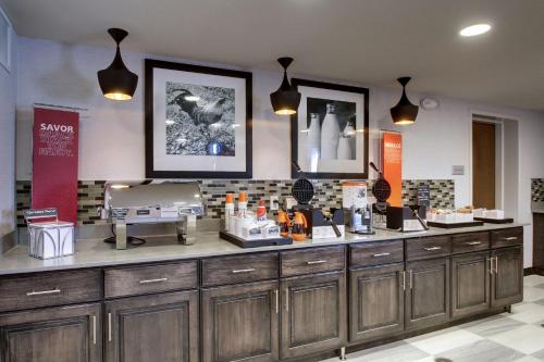 Hampton Inn & Suites Cordele - image 8