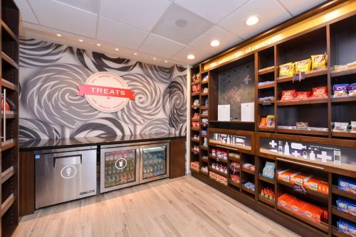Hampton Inn El Centro - image 14
