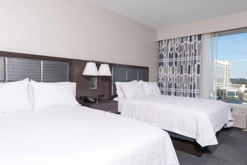 Hampton Inn & Suites Indianapolis-Keystone, IN