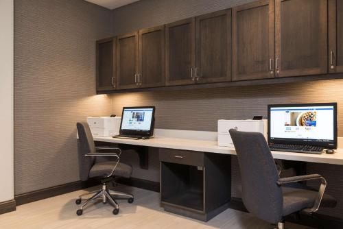 Hampton Inn & Suites Indianapolis-Keystone IN - image 6