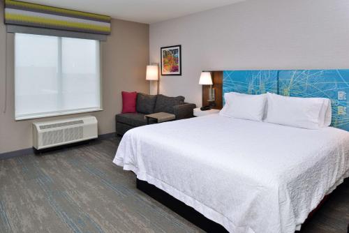 Hampton Inn & Suites Adrian MI - image 12