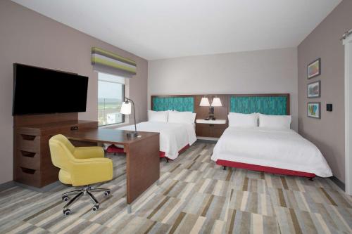 Hampton Inn & Suites Watsonville - image 9