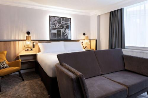 room detail thumbnail 1