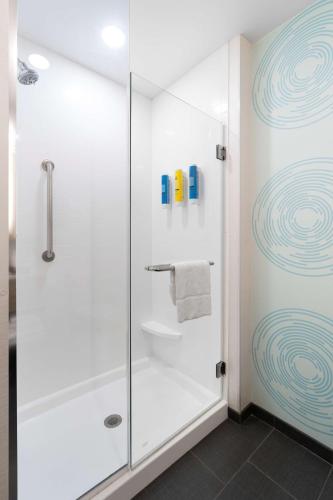 Tru By Hilton Cartersville, GA Room Type - King Room
