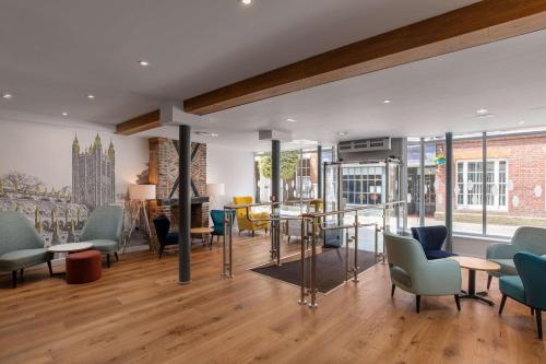 Hampton Inn Canterbury - image 14