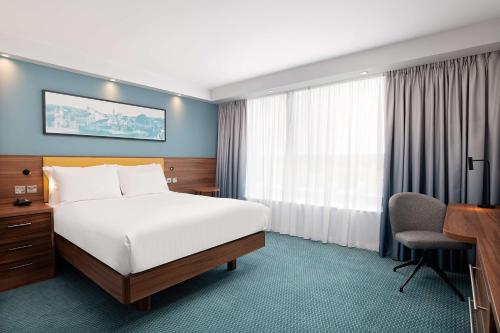 Hampton Inn Canterbury - image 11