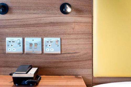 Hampton Inn Canterbury - image 3