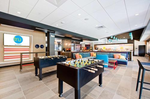 ล็อบบี้, Tru by Hilton Chapel Hill in ชาเปล ฮิลล์ (NC)