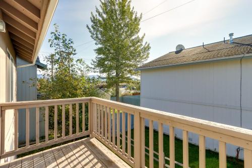 Accommodating Anchorage Abode Less Than 1 Mi to Jewel Lake