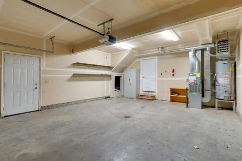 Accommodating Anchorage Abode Less Than 1 Mi to Jewel Lake - image 11