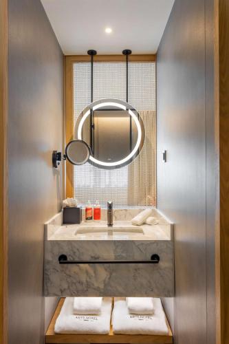 room detail thumbnail 2