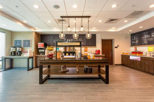 อาหารและเครื่องดื่ม, Hampton Inn by Hilton Marianna I-10 in มาเรียนนา (FL)