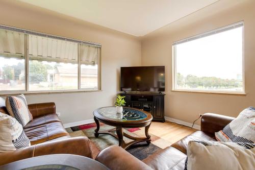 Charming Cherry Creek Duplex 3 Mi to Denver Zoo! in Denver, USA