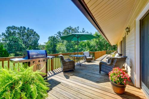 Peaceful Millington Home about 13 Mi to Memphis!