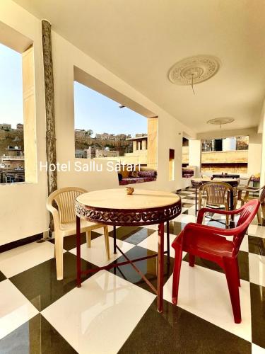 Hotel Sallu Safari