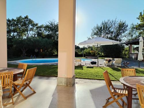 B&B RED WINE COUNTRY HOUSE