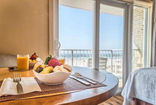 Reges Oceanfront Resort 5