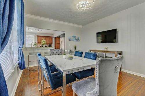 Historic Home With Vintage Charm In Springfield