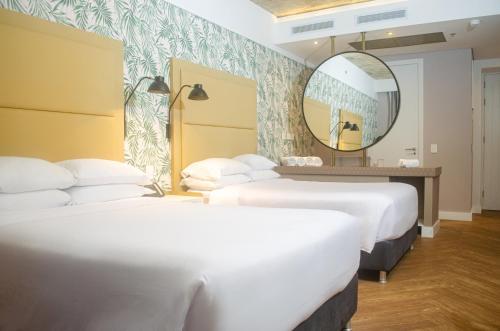 2 Double Beds, Premium room image 5