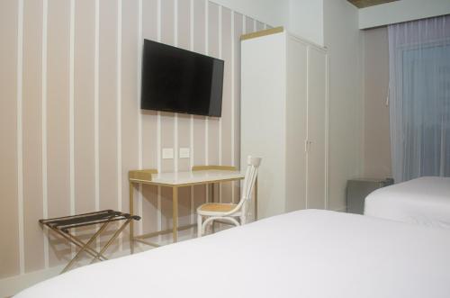 2 Double Beds, Premium room image 2