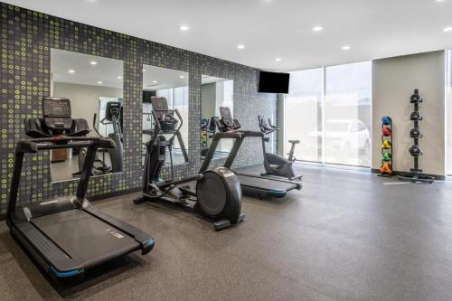 La Quinta Inn & Suites by Wyndham Valdosta - image 4