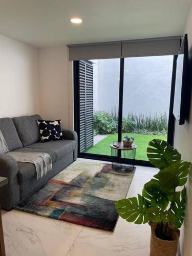 Excelente departamento c/jardín. in Mexico City, Mexico