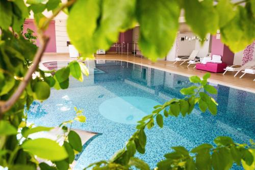 Yes Hotel Touring - image 14