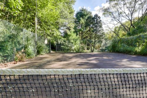 Spacious Woodbury Home with Pool and Hot Tub!