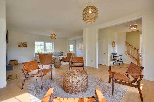 Timeless Hillsville Farmhouse: Blue Ridge Parkway! in Ararata (VA)