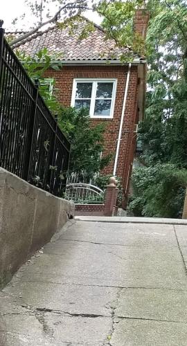 Cozy ground floor rooms at the heart of Jackson Heights Cozy ground floor rooms at the heart of Jackson Heights