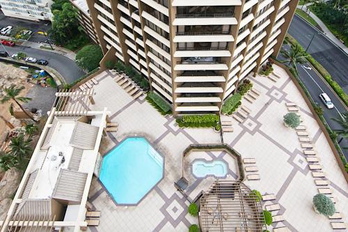 One Bedroom Discovery Bay Condos with Kitchen, Free Wifi & Amazing Views detail