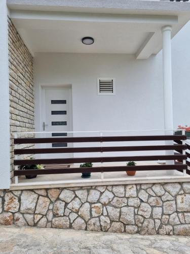  Apartments by the sea Tisno, Murter - 17716 in Tisno
