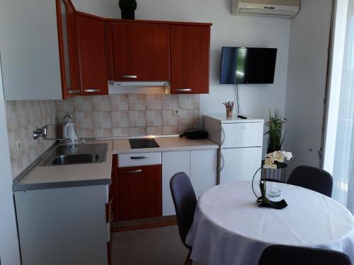 Apartment Tisno 17716a - image 9