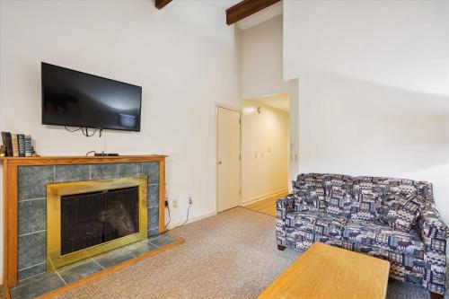 Cedarbrook Queen Suite 202 in Killington, USA