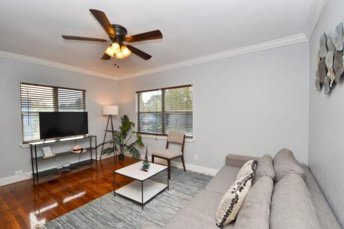Great Location with Large Garden 2BR Apt