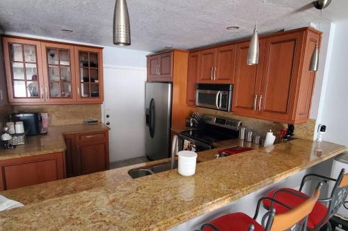 Fully Furnished, Beautiful, Spacious Two Bedroom Condo in Sunrise