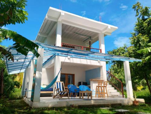 Beach House with AC Surrounded by Nature