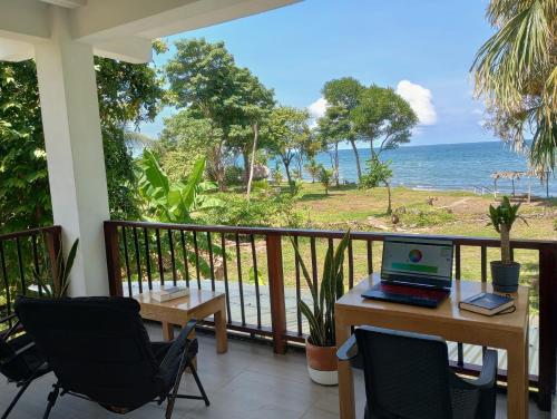 Beach House with AC Surrounded by Nature