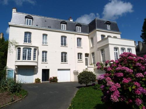 Comfortable holiday apartment on the 2nd floor of an elegant manor house - Location saisonnière - Coutances