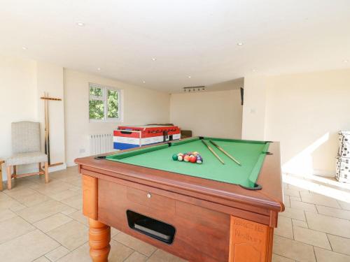 The Clealings WITNEY - image 9