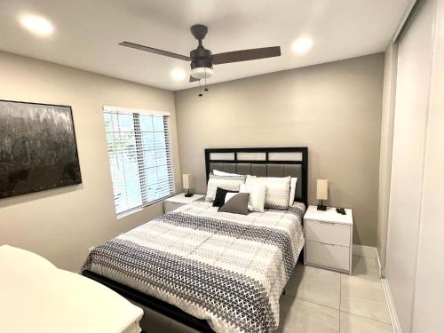 Luxury home by Strip pool and spa with minivan