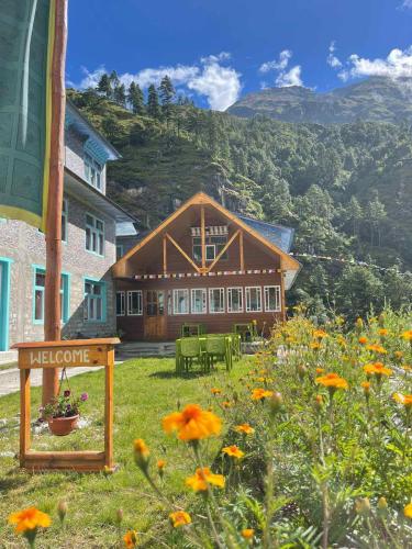 Kongde Peak Guest House