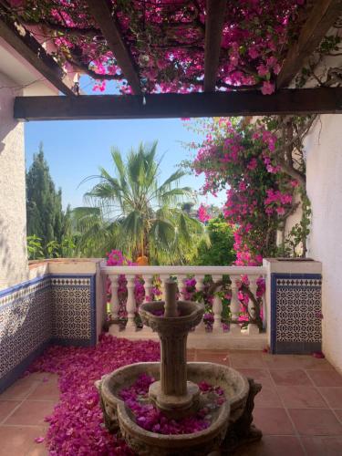 Casa Hermosa Mijas- 7 bedroom villa-sleeps 14 in โดนา ปิลาร์