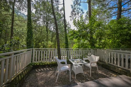 Cottage with Garden View image 6