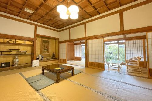 Japanese-Style Standard Family Room Shared Bathroom